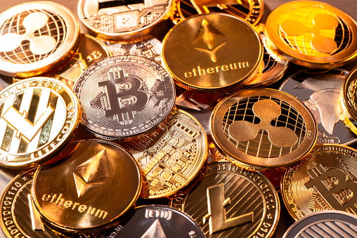 最近話題のメタバース!仮想空間の通貨は仮想通貨?